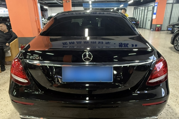 奔驰E级 2018款 改款 E 200 L车身外观6005