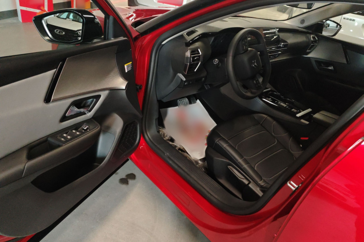 雪铁龙 凡尔赛C5 X 2025款 1.6T 海外版中控内饰7002