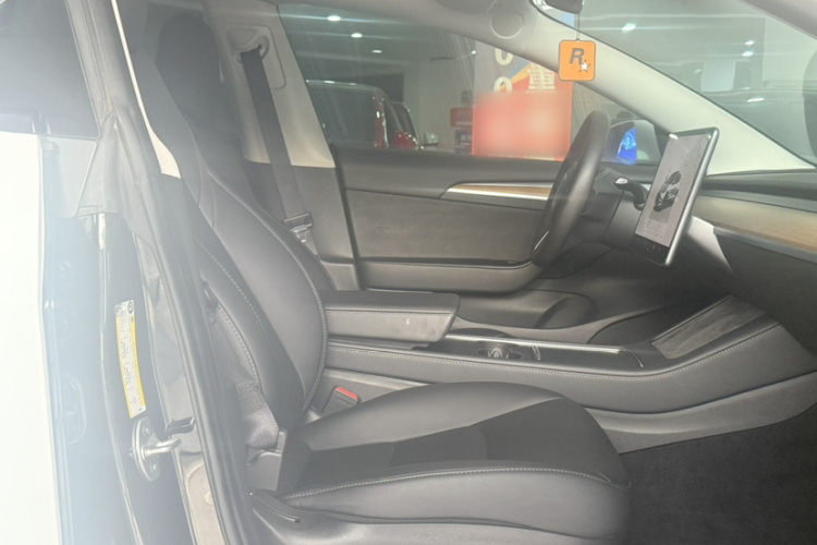 特斯拉 Model 3 2022款 后轮驱动版局部细节41