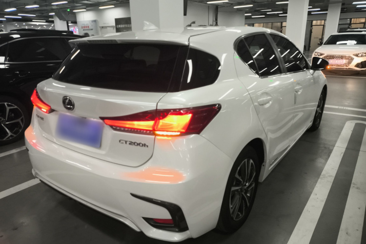 雷克萨斯CT 2017款 CT200h 精英版 单色 国V车身外观7