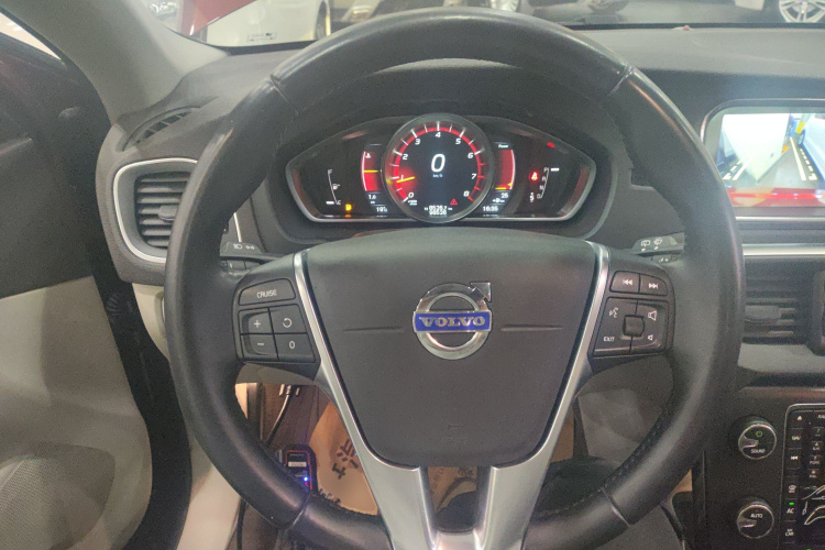 沃尔沃V40 2015款 1.6T 智雅版中控内饰13