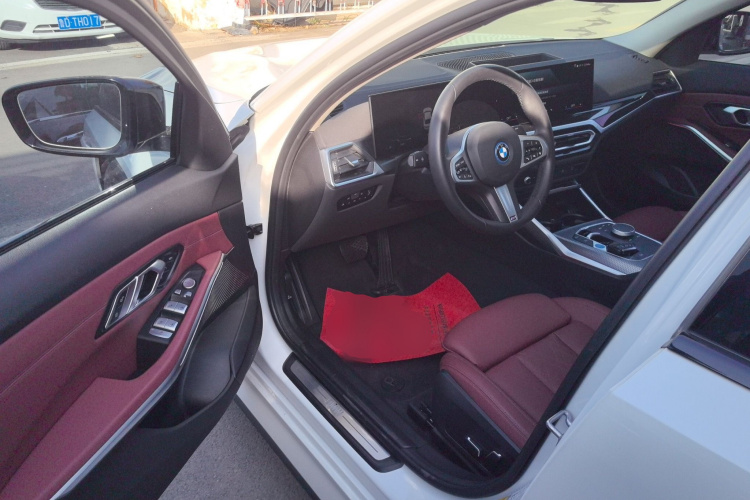 宝马i3 2024款 eDrive 40 L 曜夜套装中控内饰20