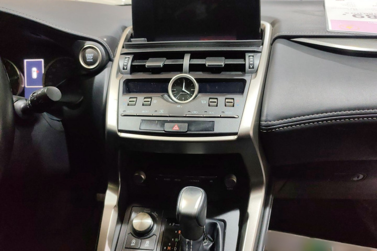 雷克萨斯NX 2020款 200 前驱 锋行版 国VI局部细节9001