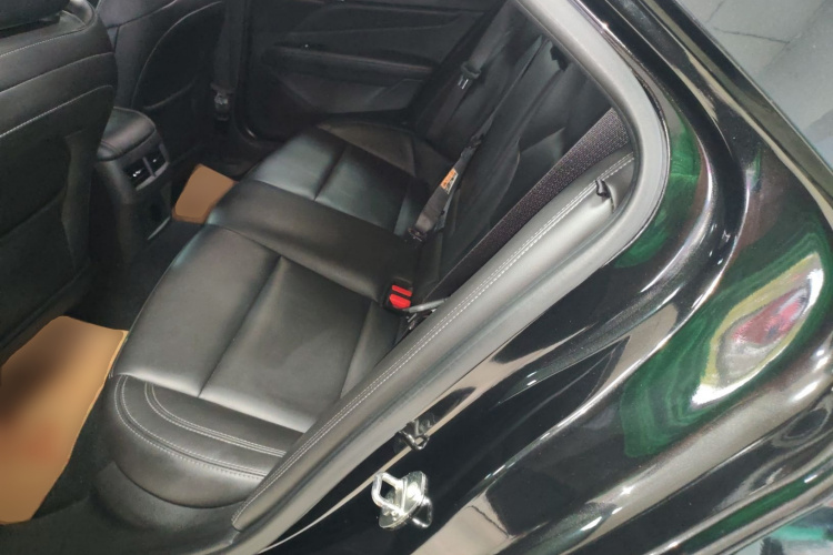 凯迪拉克CT4 2021款 28T 风尚型中控内饰21