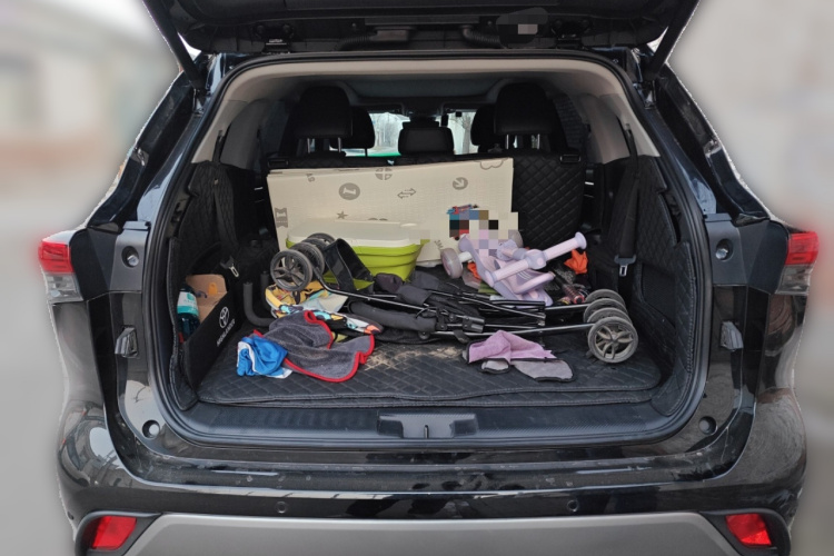 丰田 汉兰达 2024款 2.5L智能电混双擎四驱尊贵版 7座中控内饰23