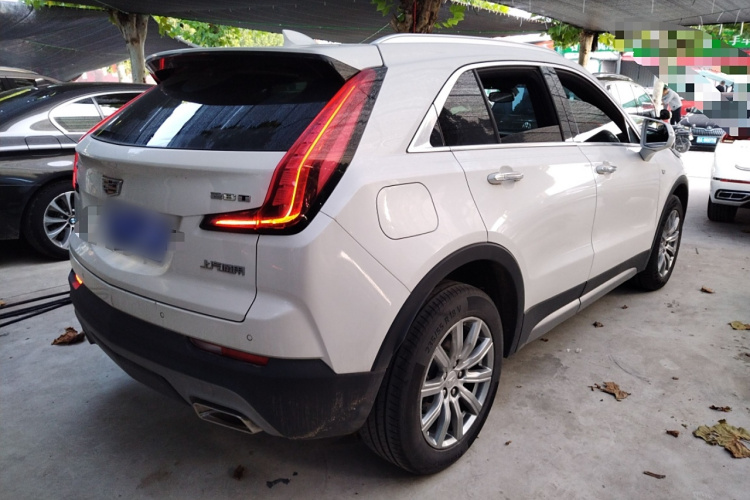 凯迪拉克XT4 2021款 28T 两驱豪华型车身外观7