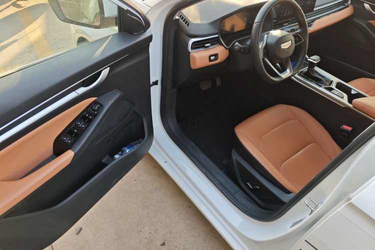 吉利汽车 帝豪 2025款 第4代 1.5L CVT旗舰型中控内饰20