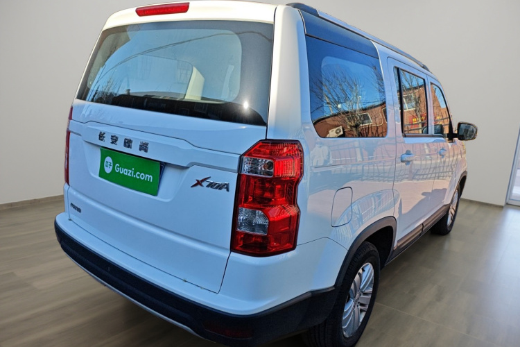 长安欧尚X70A 2020款 1.5L 手动舒适型车身外观7