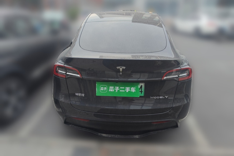 特斯拉 Model Y 2024款 后轮驱动版车身外观6