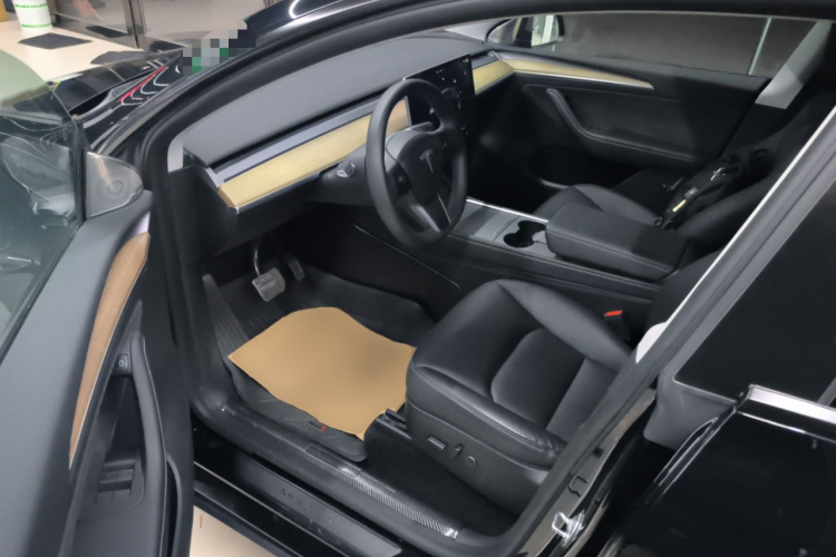 特斯拉 Model Y 2022款 改款 长续航全轮驱动版中控内饰20