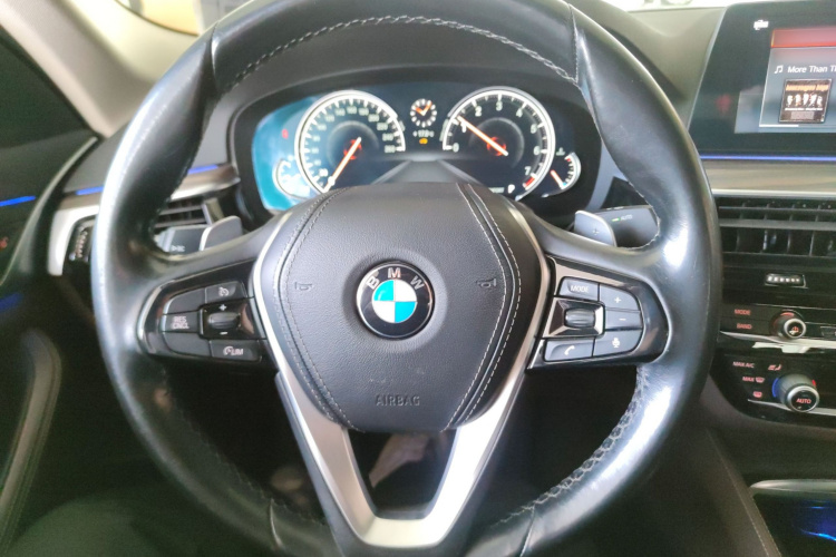 宝马5系 2018款 530Li 领先型 豪华套装中控内饰13