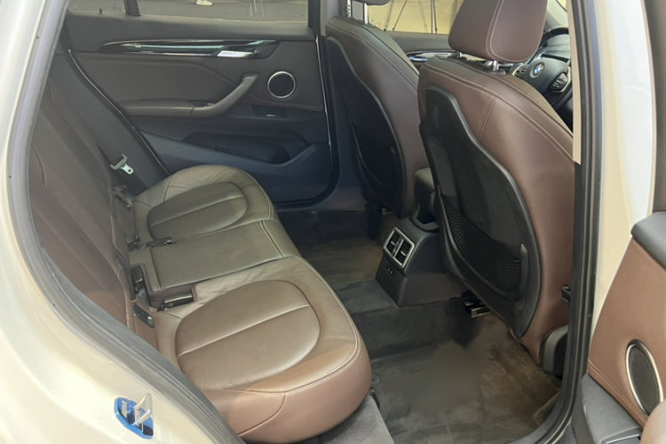 宝马X1 2019款 xDrive20Li 尊享型中控内饰7008