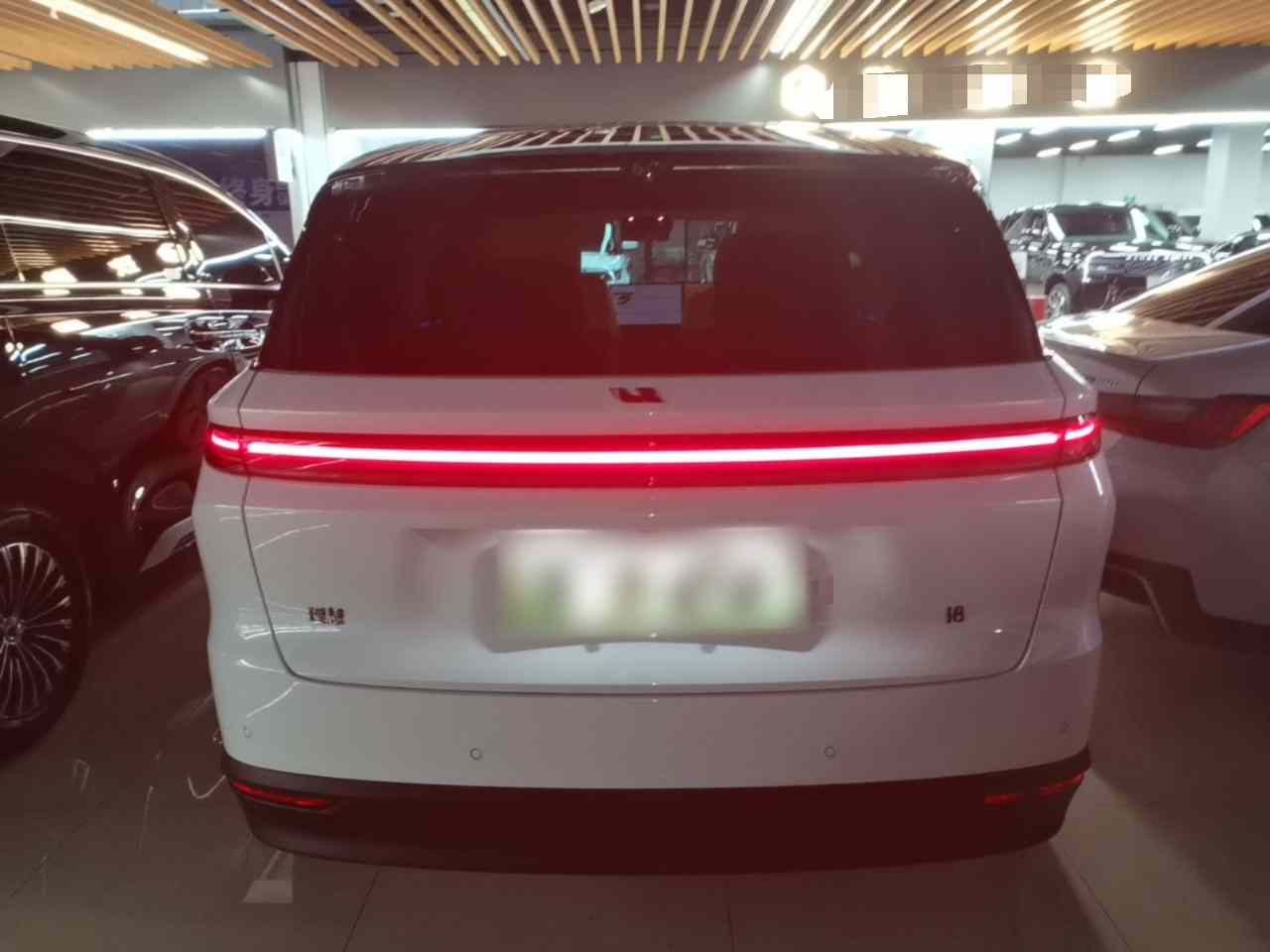 理想汽车 理想i8 2025款 标准版(4)