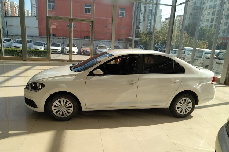 大众 桑塔纳 2018款 1.5L 手动风尚版车身外观4