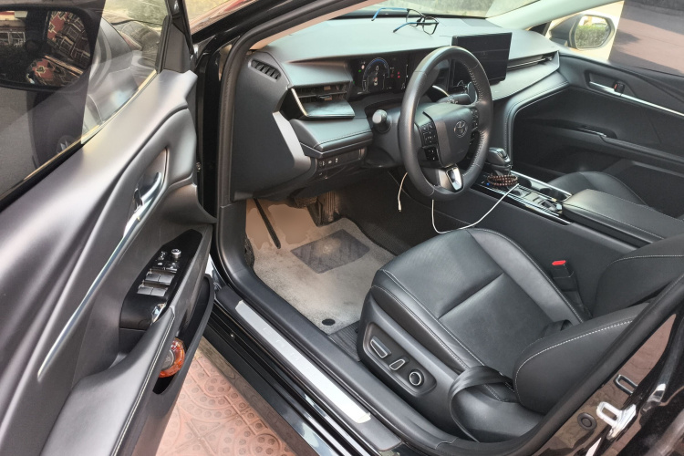 丰田 凯美瑞 2024款 双擎 2.0HGVP 豪华版中控内饰20