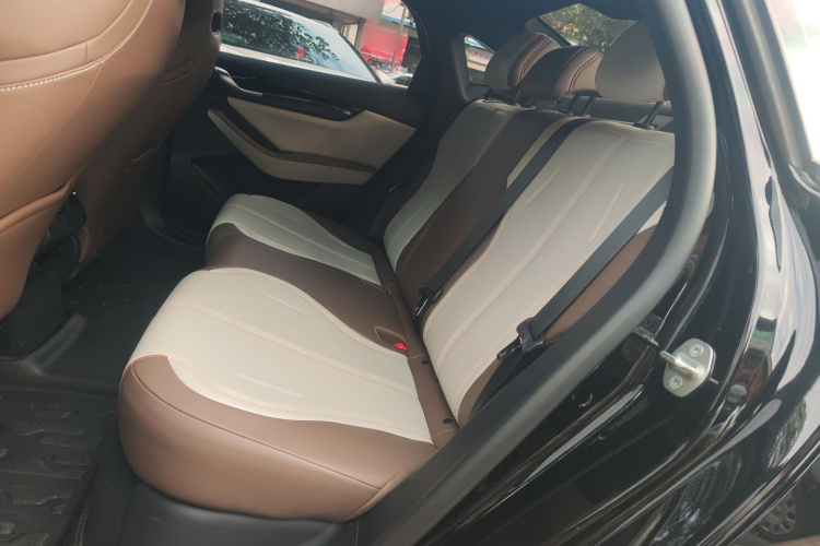 比亚迪 秦PLUS 2024款 荣耀版 DM-i 55KM领先型中控内饰21