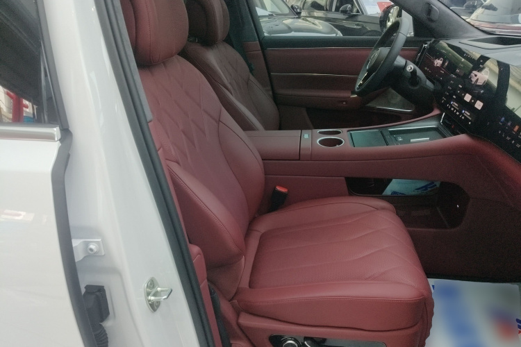 鸿蒙智行 问界M8 2025款 增程 Max+版 53.4kWh 5座版局部细节41