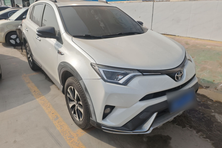 丰田 RAV4荣放 2018款 2.0L CVT两驱风尚X版车身外观6002