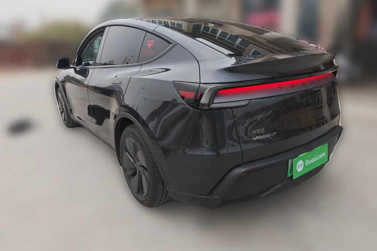 特斯拉 Model Y 2025款 后轮驱动 首发版车身外观5
