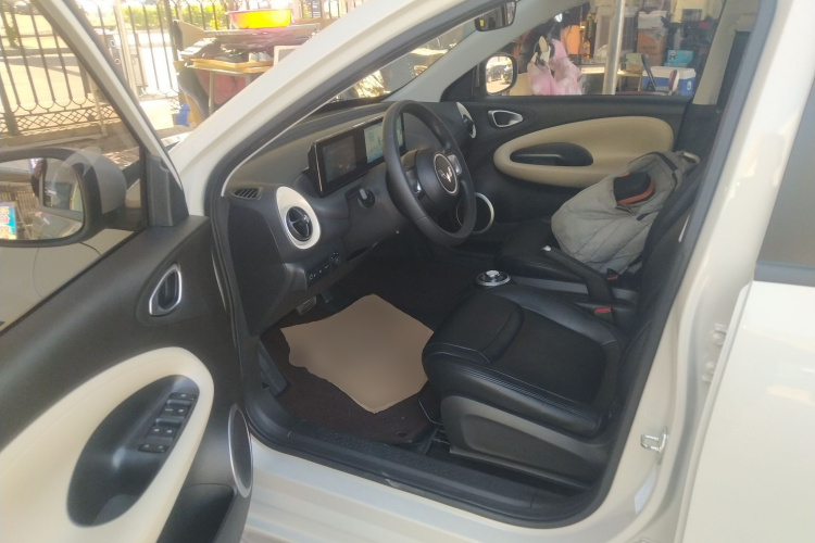 五菱汽车 五菱缤果 2023款 333km 快享款中控内饰20