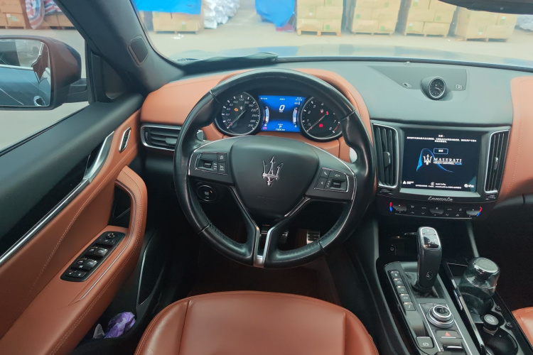 玛莎拉蒂 Levante 2019款 3.0T 标准版 国V中控内饰13