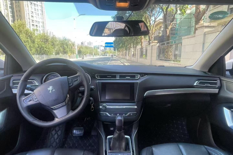 标致408 2016款 1.6T 自动豪华版中控内饰12