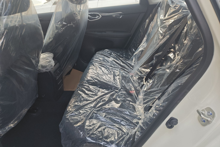 日产 轩逸 2024款 改款二 经典 1.6XL CVT豪华版中控内饰7004