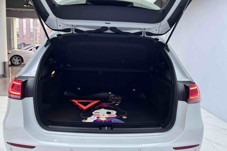 奔驰B级 2022款 改款 B 200 动感型中控内饰7013