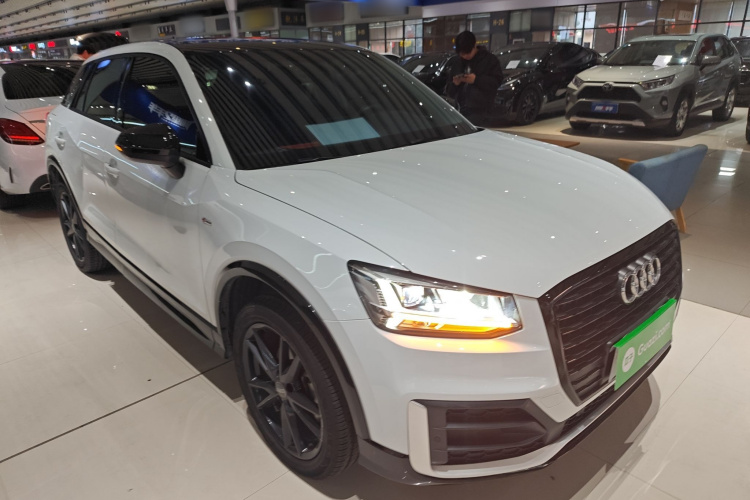 奥迪Q2L 2020款 35 TFSI 进取动感型车身外观3
