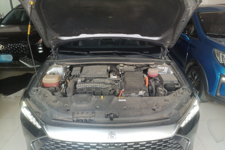 比亚迪 秦PLUS 2021款 DM-i 120KM 旗舰型机舱底盘24