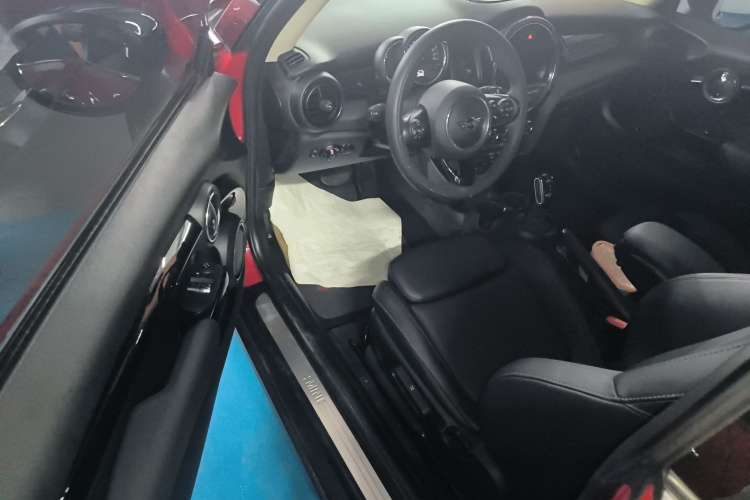 MINI 2019款 1.5T COOPER 经典派中控内饰7003
