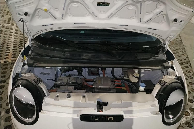 长安启源 长安Lumin 2022款 210km 香甜款机舱底盘24