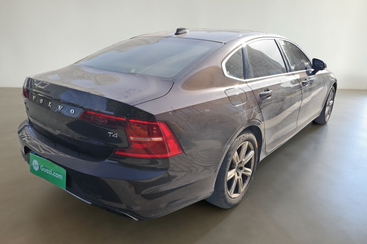 沃尔沃S90 2017款 T4 智逸版车身外观7