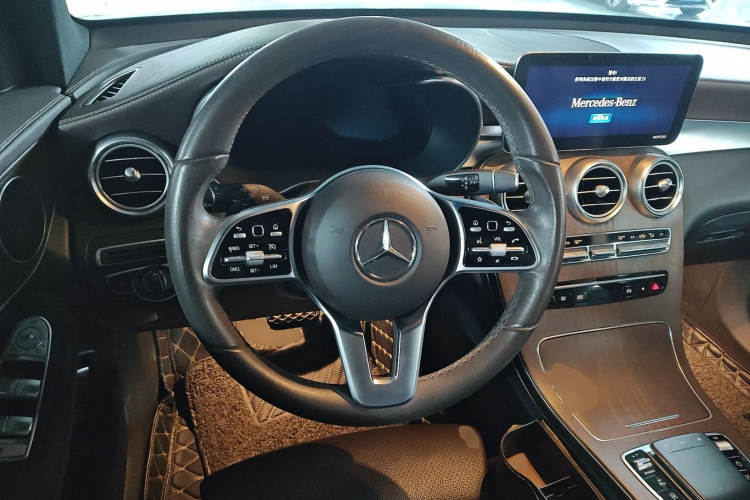 奔驰GLC 2021款 GLC 260 L 4MATIC 豪华型中控内饰13