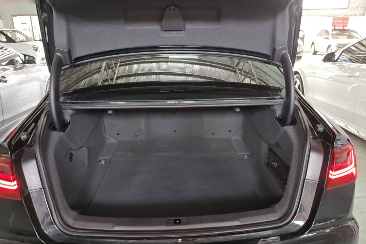 奥迪A6L 2018款 30周年年型 TFSI 进取型局部细节23