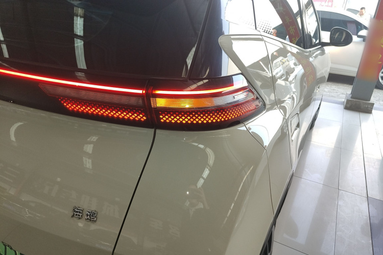 比亚迪 海鸥 2025款 305km 活力版车身外观9