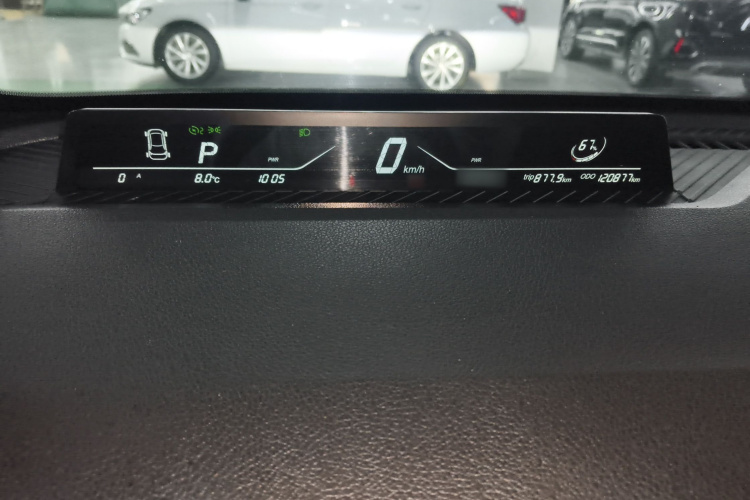 哪吒汽车 哪吒V 2022款 潮 400 Lite局部细节14