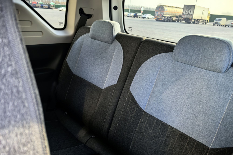 吉利银河 2024款 熊猫mini 200km 耐力熊中控内饰7003