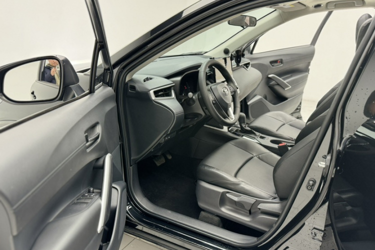 丰田 锋兰达 2024款 2.0L CVT领先版中控内饰7011