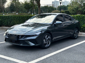 现代 伊兰特 2023款 1.5L CVT LUX尊贵版