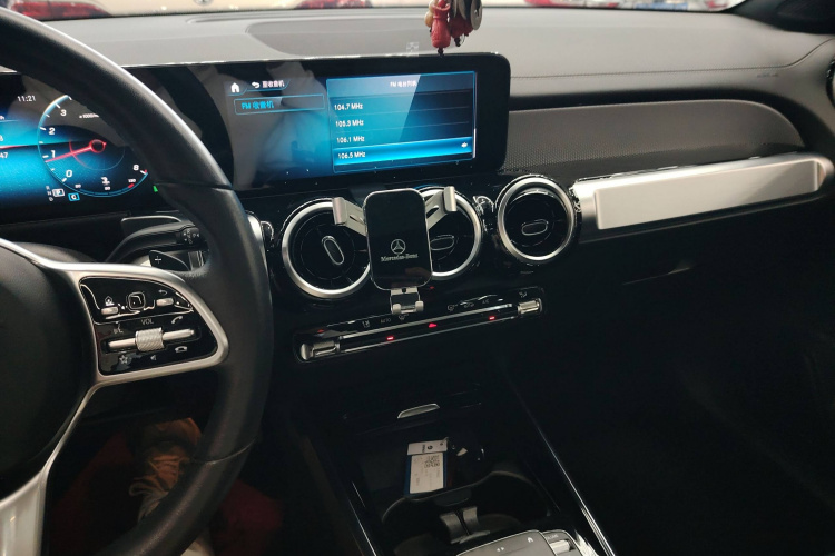 奔驰GLB 2021款 GLB 180 时尚型中控内饰7005
