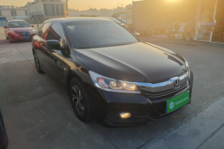 本田 雅阁 2016款 2.0L 精英版车身外观3