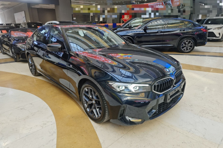 宝马3系 2025款 330Li M运动曜夜套装车身外观6002