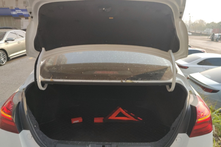 吉利汽车 帝豪 2019款 领军版 1.5L CVT向上互联型 国V局部细节23