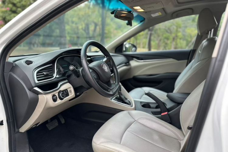 别克 英朗 2016款 15N 自动精英型局部细节19