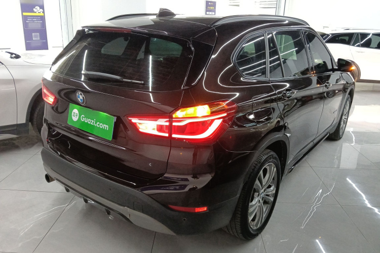 宝马X1 2018款 sDrive18Li 尊享型车身外观7