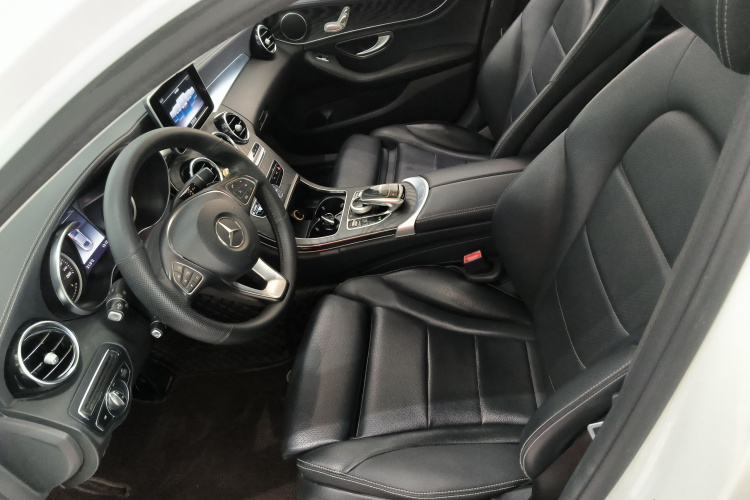 奔驰C级 2018款 C 180 L 时尚型运动版局部细节19