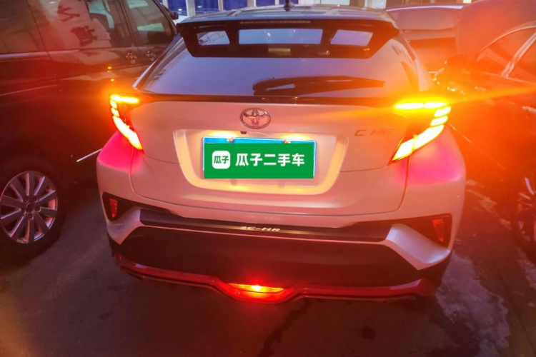 丰田C-HR 2021款 2.0L 豪华版车身外观6004