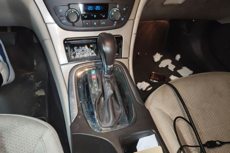 别克 君威 2011款 2.0L 舒适版局部细节18