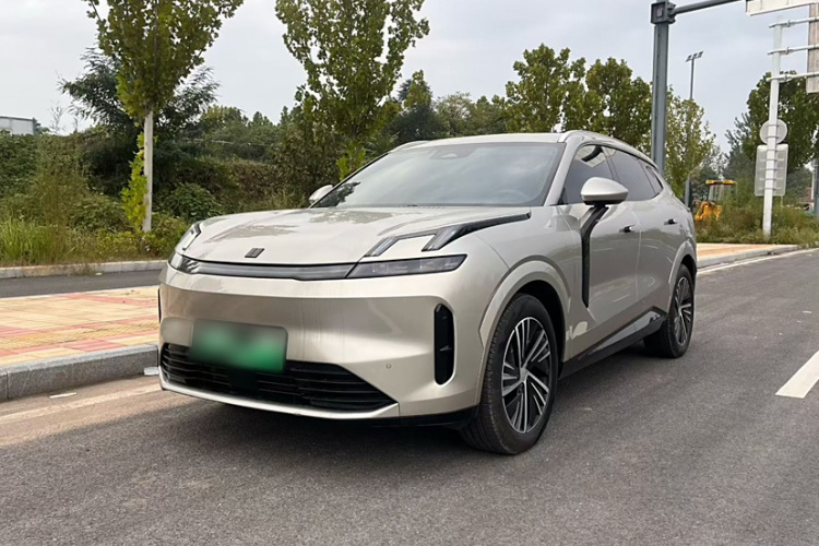 领克08 EM-P 2023款 245km 超长续航Halo车身外观1